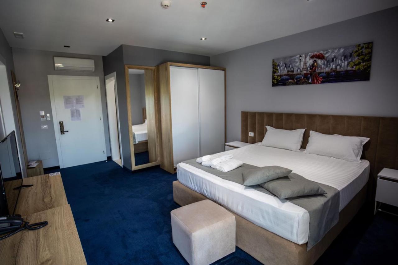 Nuevo Deluxe Hotel Shëngjin Buitenkant foto