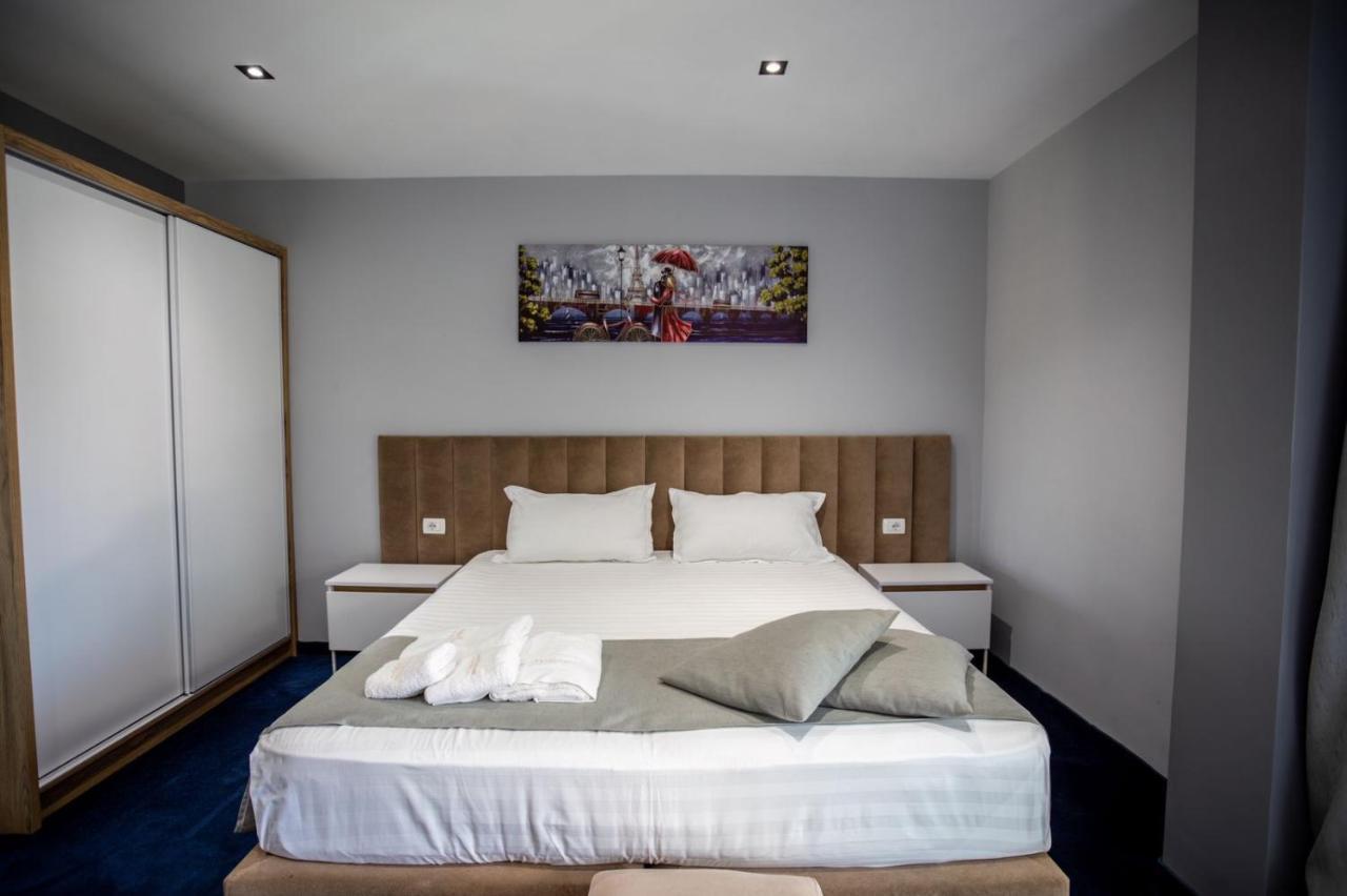 Nuevo Deluxe Hotel Shëngjin Buitenkant foto