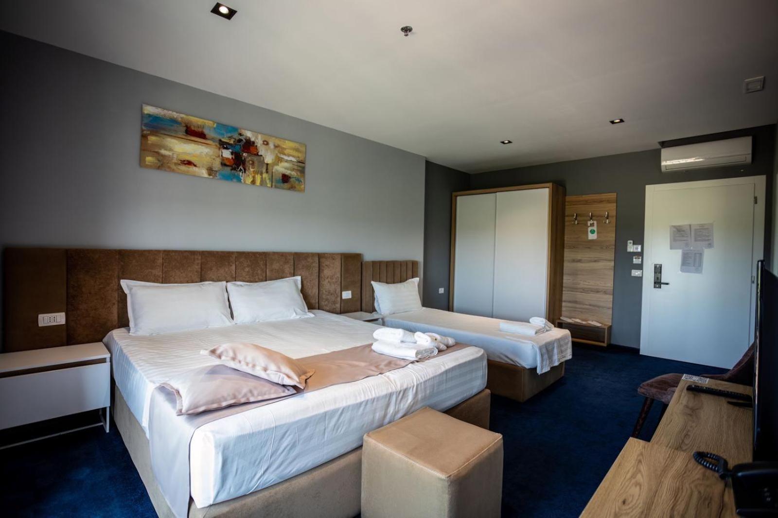 Nuevo Deluxe Hotel Shëngjin Buitenkant foto