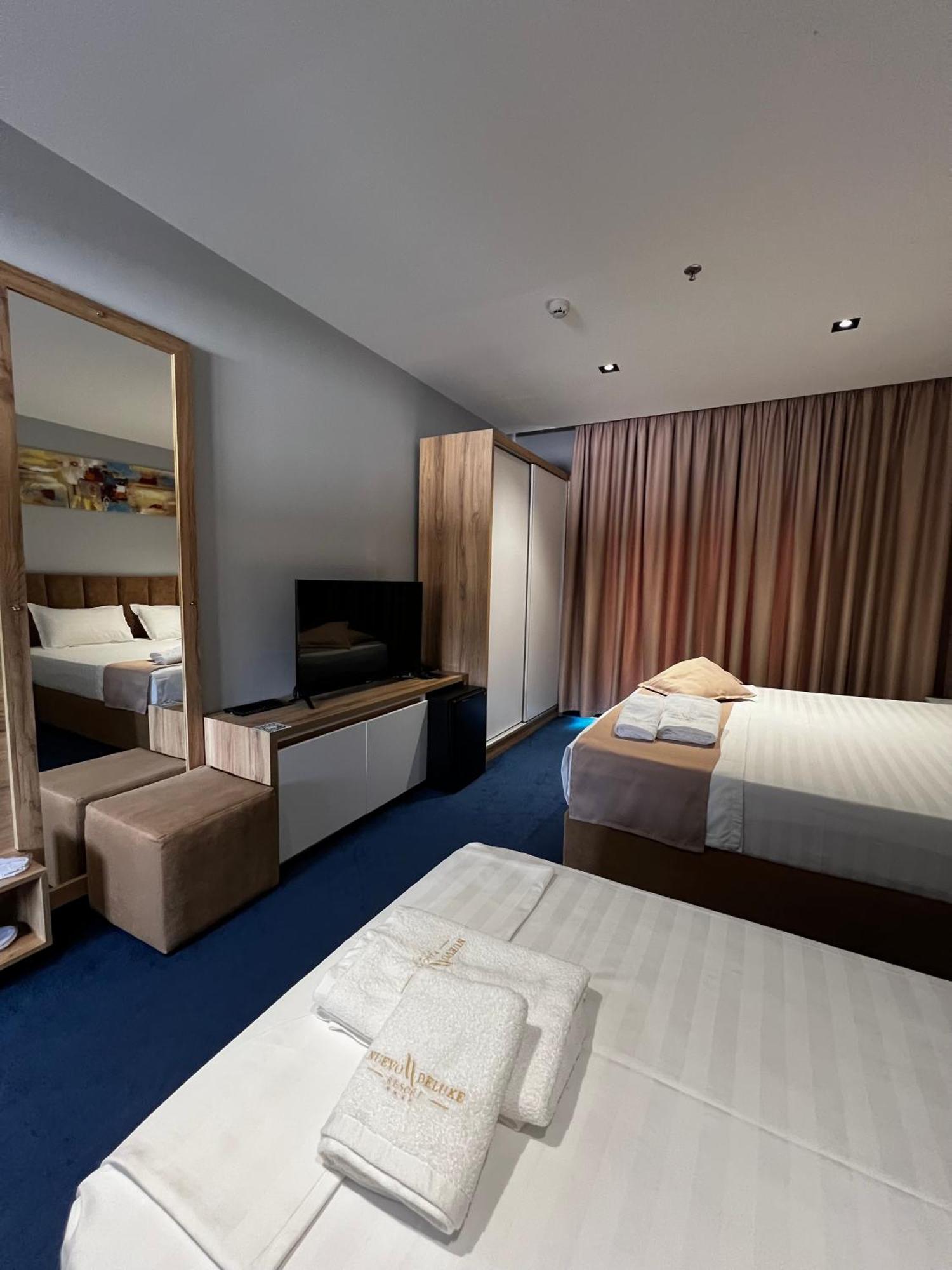 Nuevo Deluxe Hotel Shëngjin Buitenkant foto