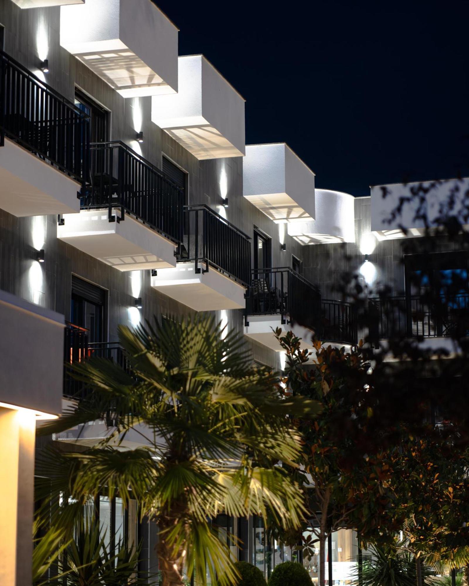 Nuevo Deluxe Hotel Shëngjin Buitenkant foto
